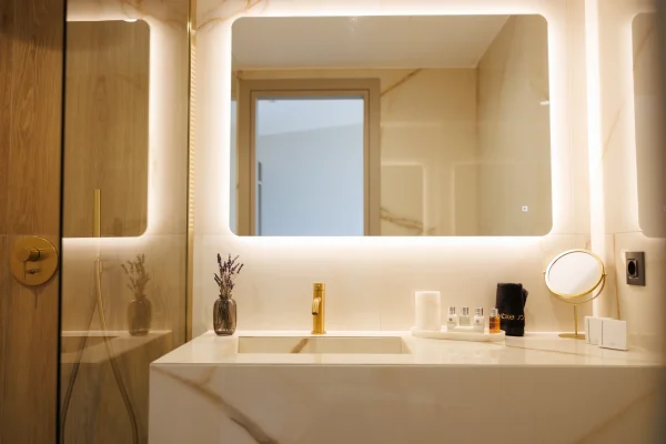 ELYSIAN BOUTIQUE SUITES Standard Suite με πλευρική θέα στη λιμνοθάλασσα